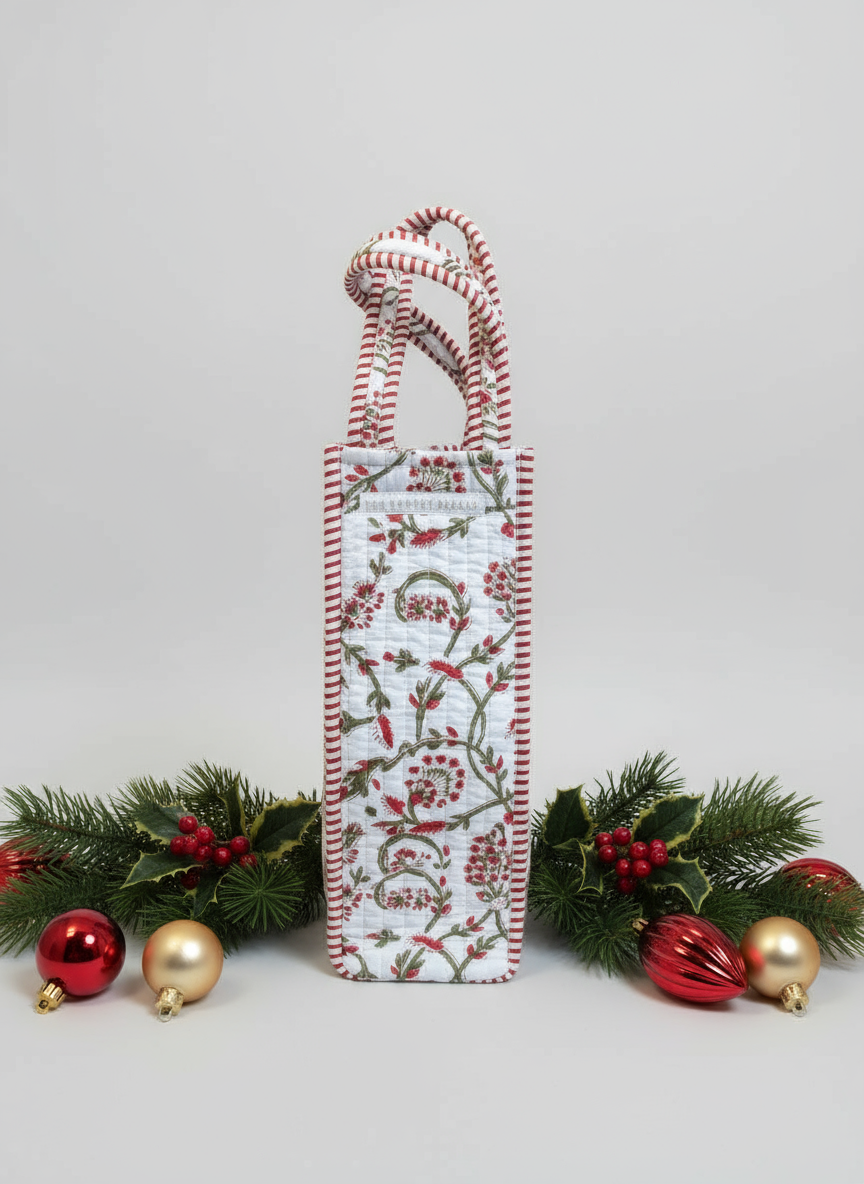 Quilted Holiday Wine Bag | Reusable Hostess Gift Bag | Christmas Bottle Tote | Handmade