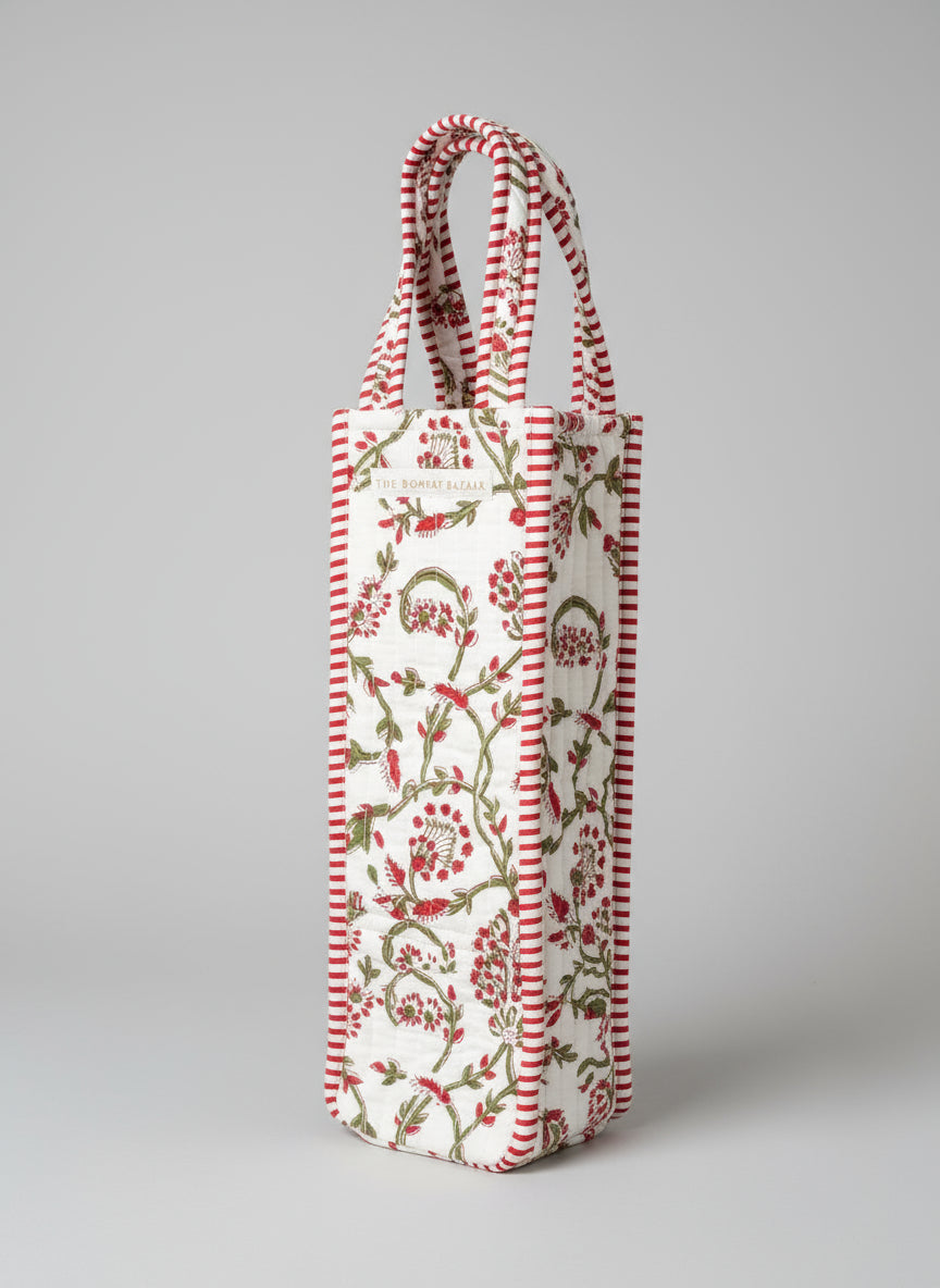 Quilted Holiday Wine Bag | Reusable Hostess Gift Bag | Christmas Bottle Tote | Handmade