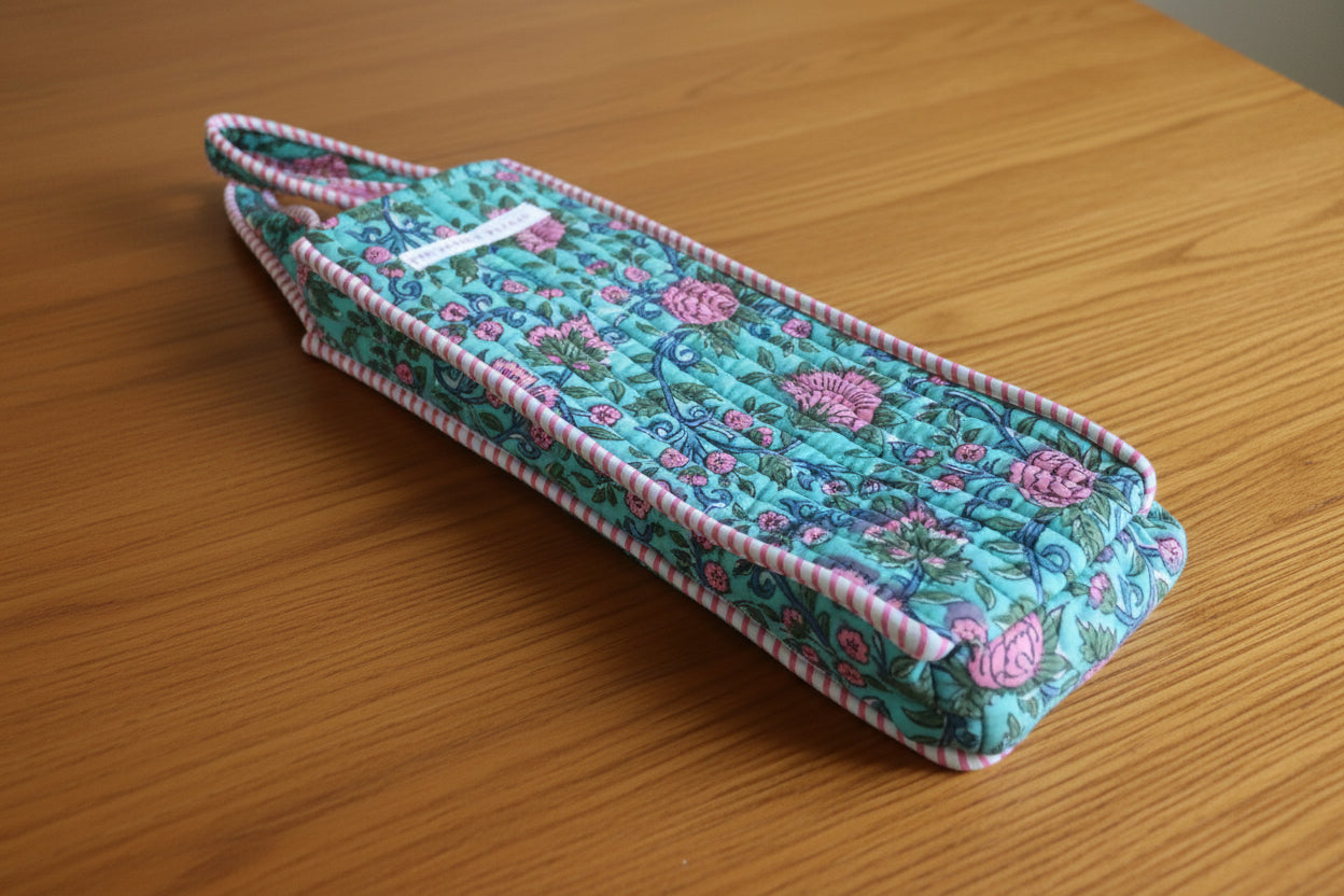 Floral Wine Tote Bag • Quilted Bottle Carrier • Picnic Wine Holder • Reusable Gift Bag • Handmade Fabric Wine Sleeve • Hostess Gift Idea